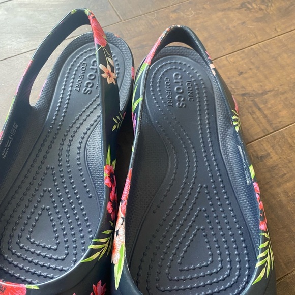 Crocs  Eve Floral sling backs - Picture 9 of 11